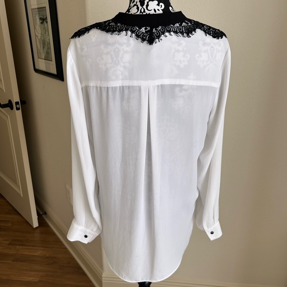 ‘Karen Kane’ Blouse - Picture 3 of 3